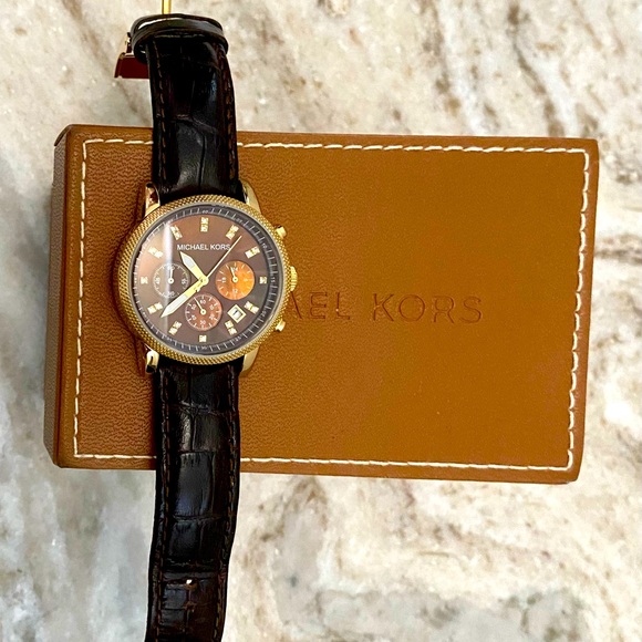 Authentic mother of pearl Michael Kors watch main image 5